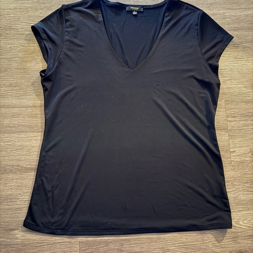 Black V-Neck Short Sleeve Top casual layering minimalist